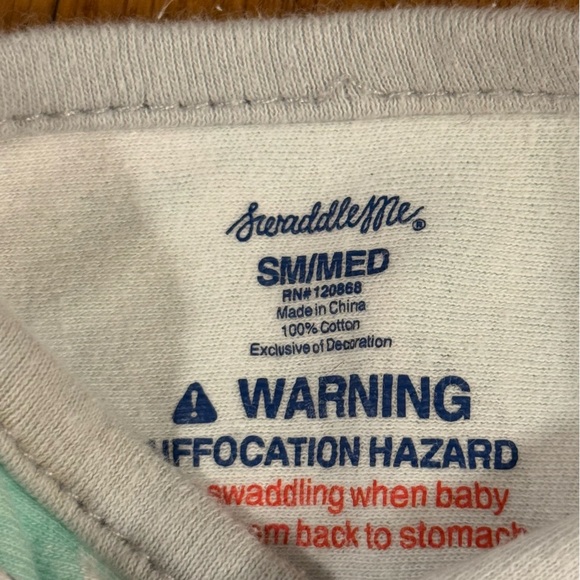 SwaddleMe Mint and Gray Baby Swaddle Size S/M - Picture 3 of 5